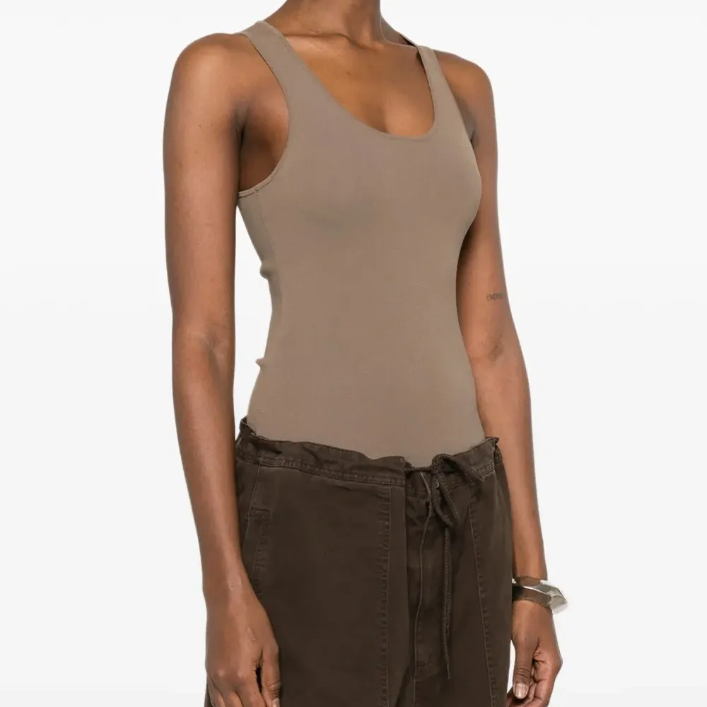 Боди без рукавов