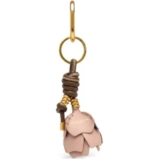 Брелок с кисточкой в форме цветка