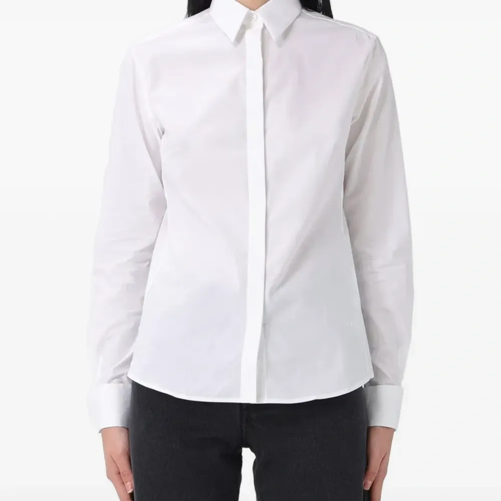 Рубашка с длинными рукавами на пуговицах