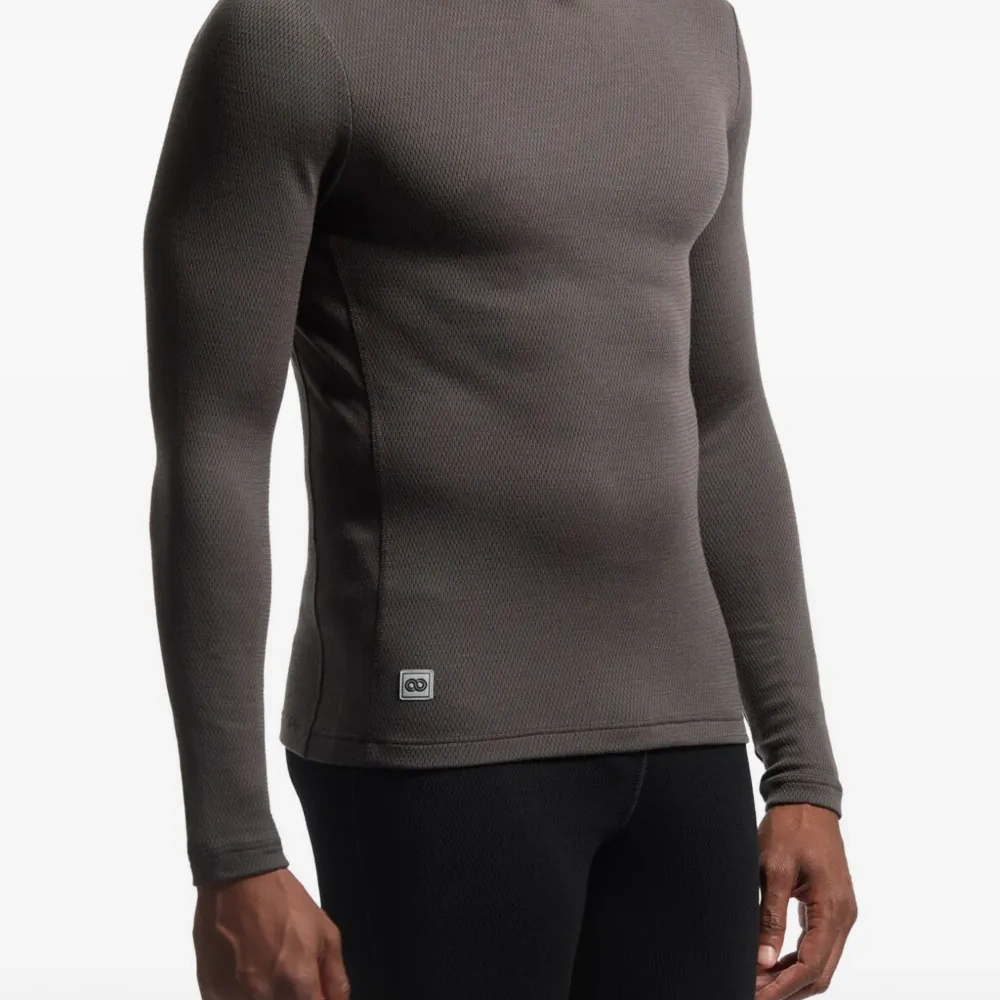 Футболка с длинными рукавами