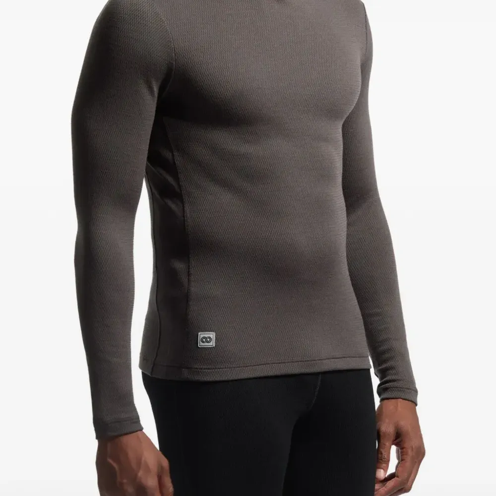 Футболка с длинными рукавами