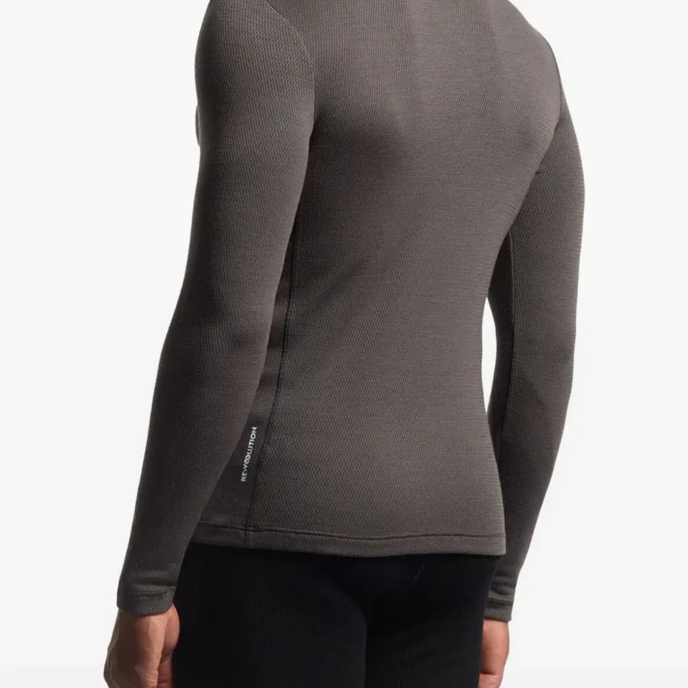 Футболка с длинными рукавами