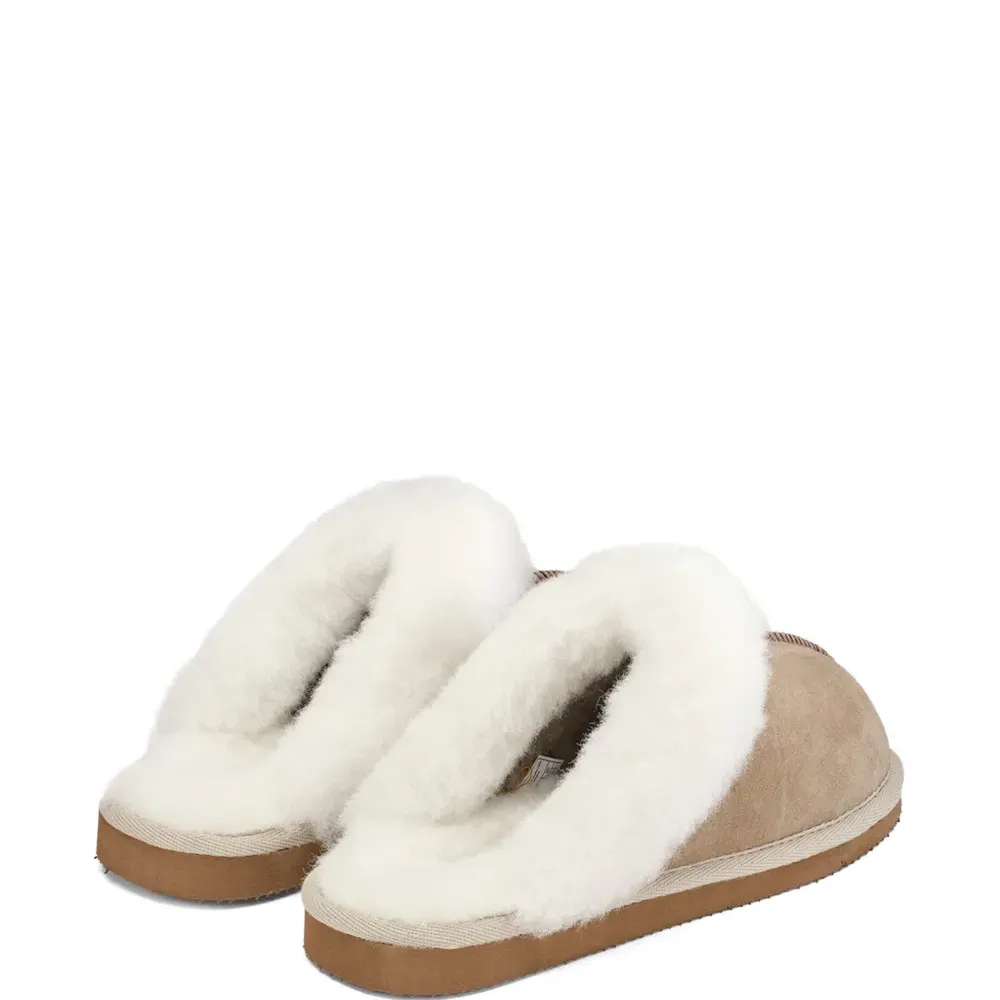 Тапочки с меховой отделкой