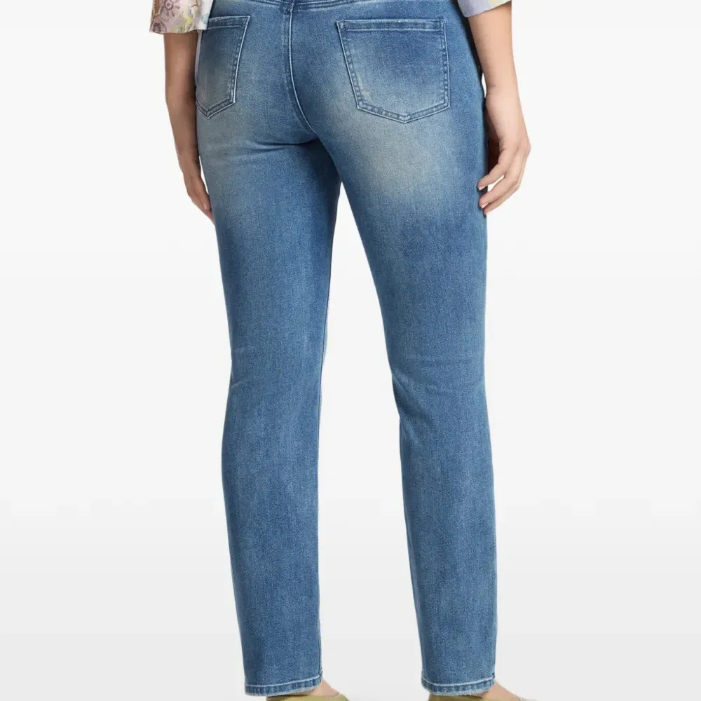 Джинсы из денима