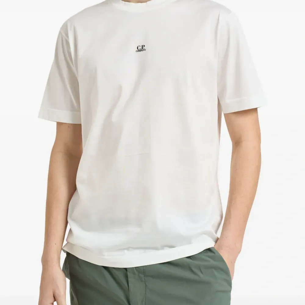 Футболка с логотипом