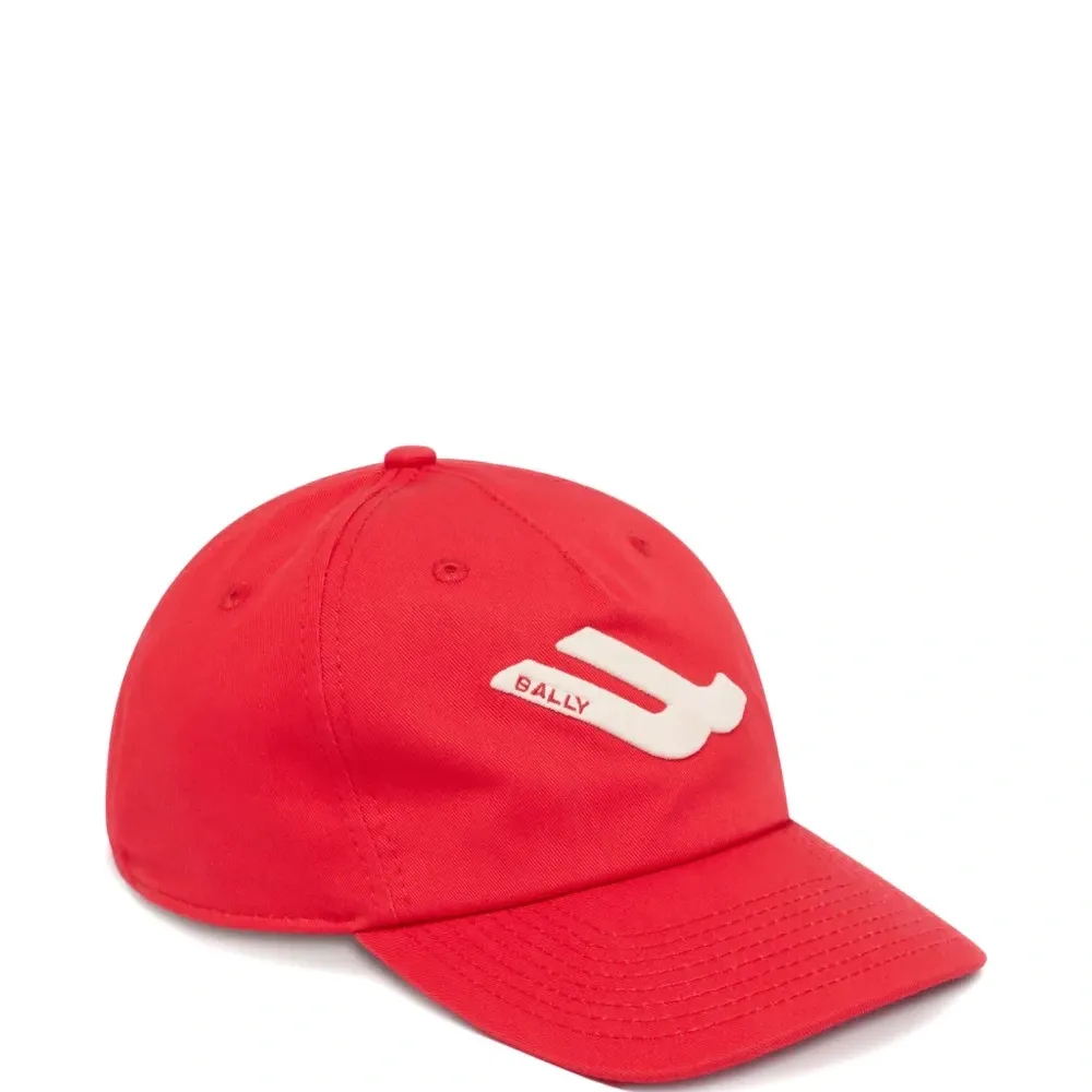 Бейсболка с нашивкой-логотипом Бейсболка с нашивкой-логотипом