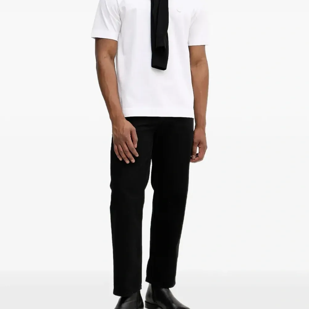 Футболка с круглым вырезом