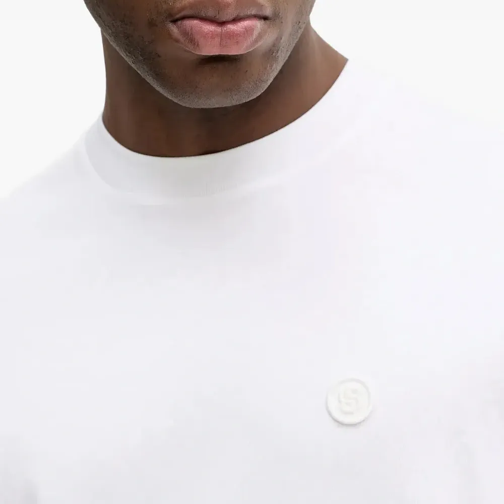 Футболка с круглым вырезом