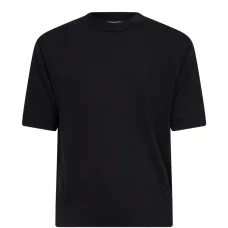 Чёрная футболка