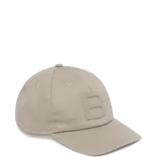 Бейсболка из хлопка с тиснёным логотипом Бейсболка из хлопка с тиснёным логотипом