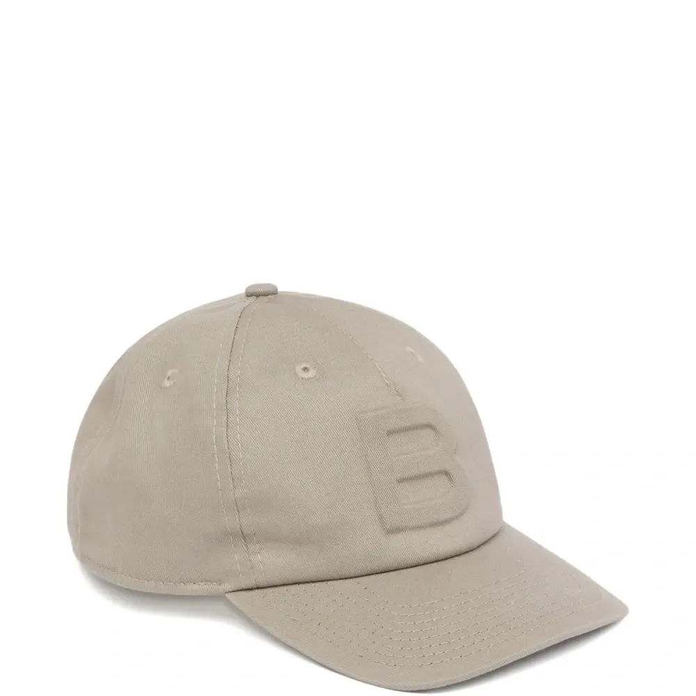 Бейсболка из хлопка с тиснёным логотипом