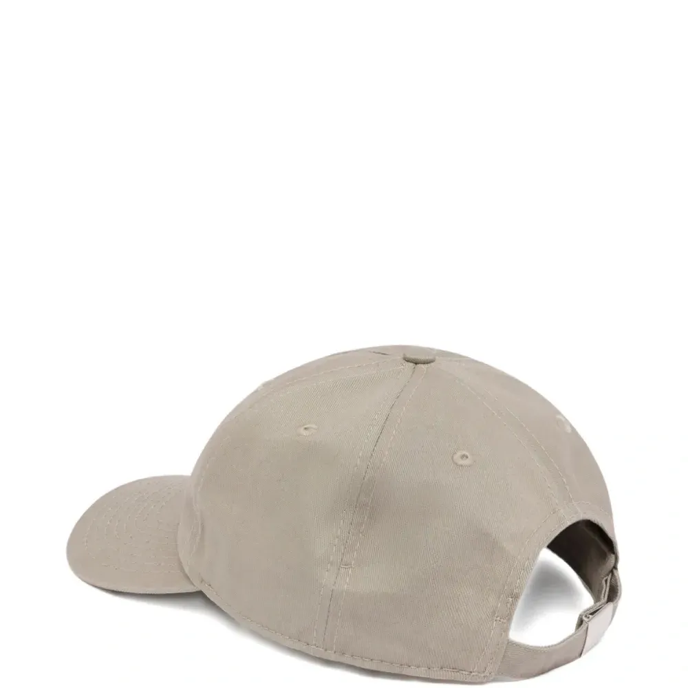 Бейсболка из хлопка с тиснёным логотипом