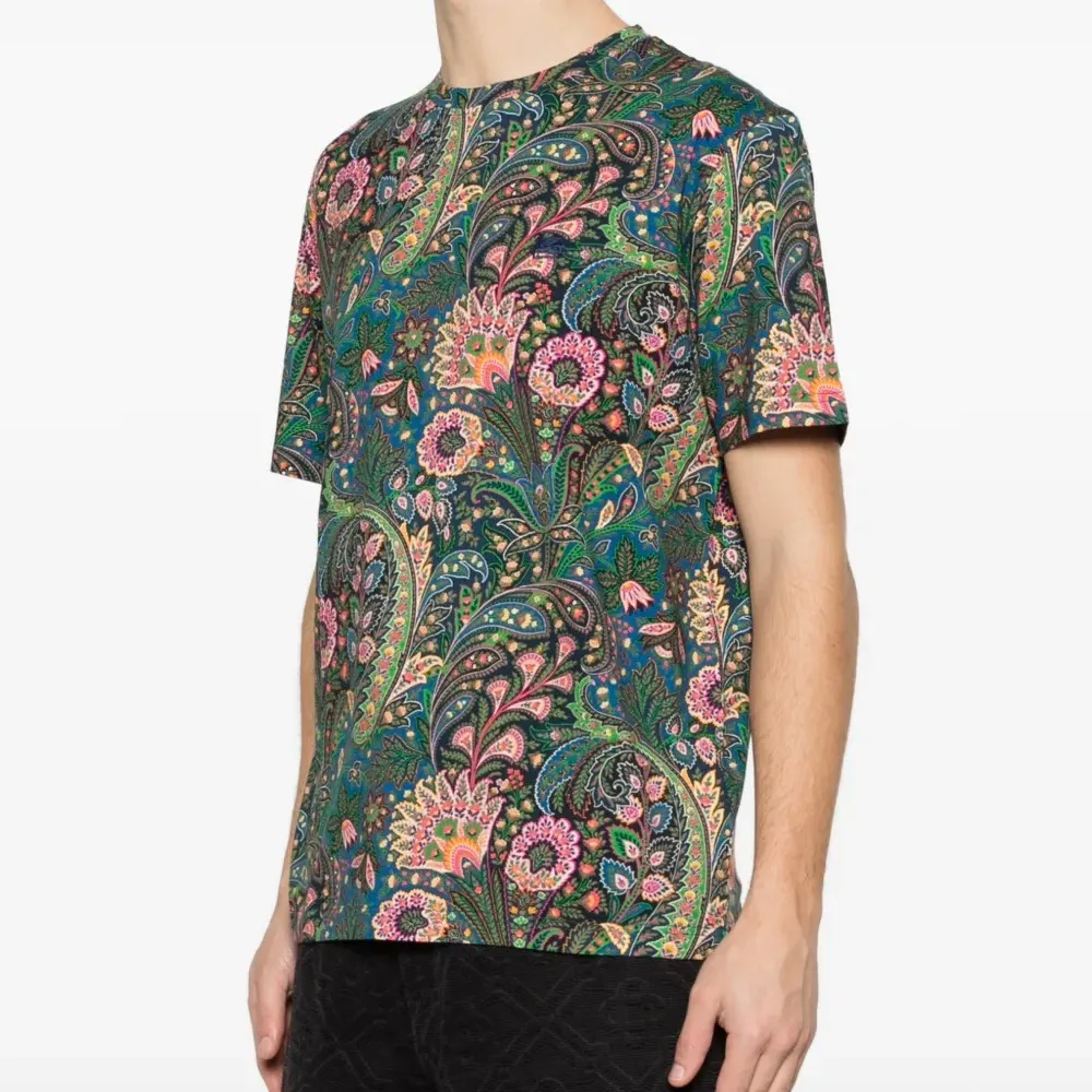 Футболка с узором "пейсли"