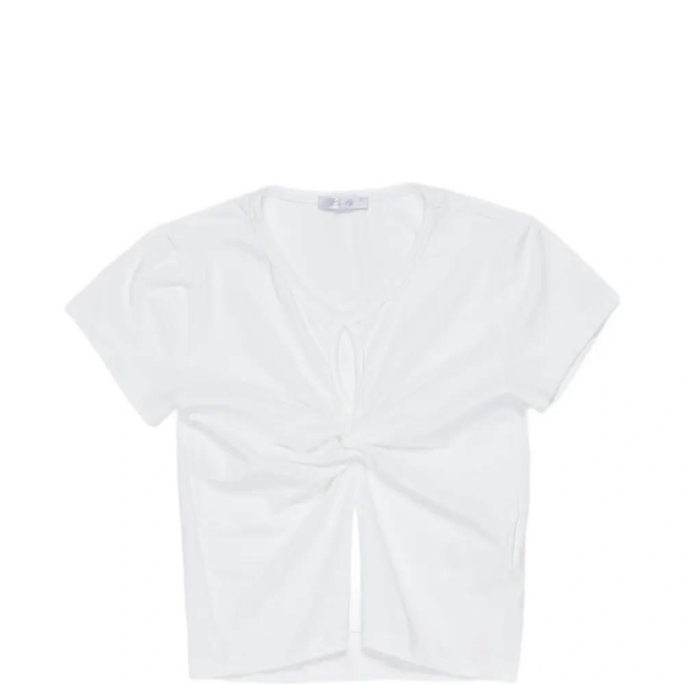 Футболка с вырезами и скрученными деталями