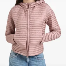 Стёганная куртка с капюшоном