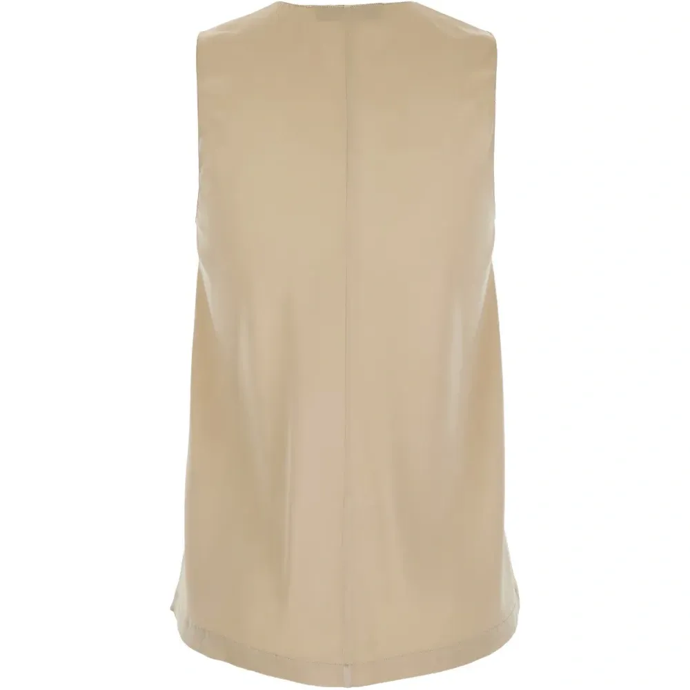 Топ без рукавов с V-образным вырезом