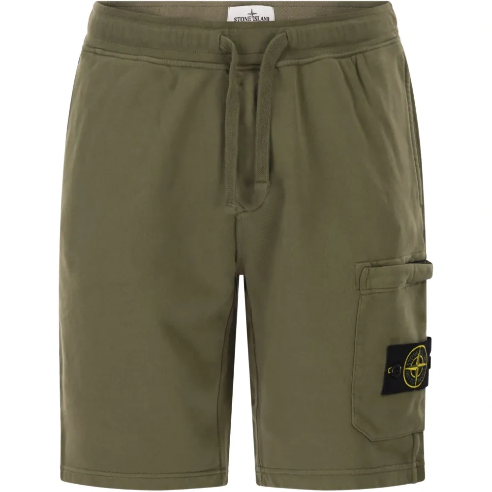 Шорты с накладными карманами