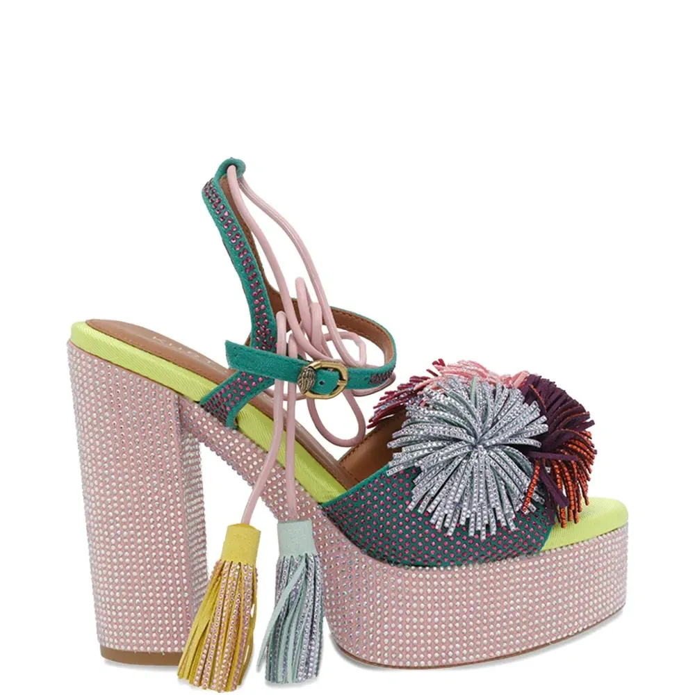 Босоножки на платформе с завязками и помпонами