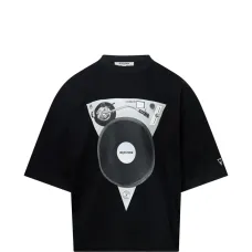 Футболка с изображением проигрывателя