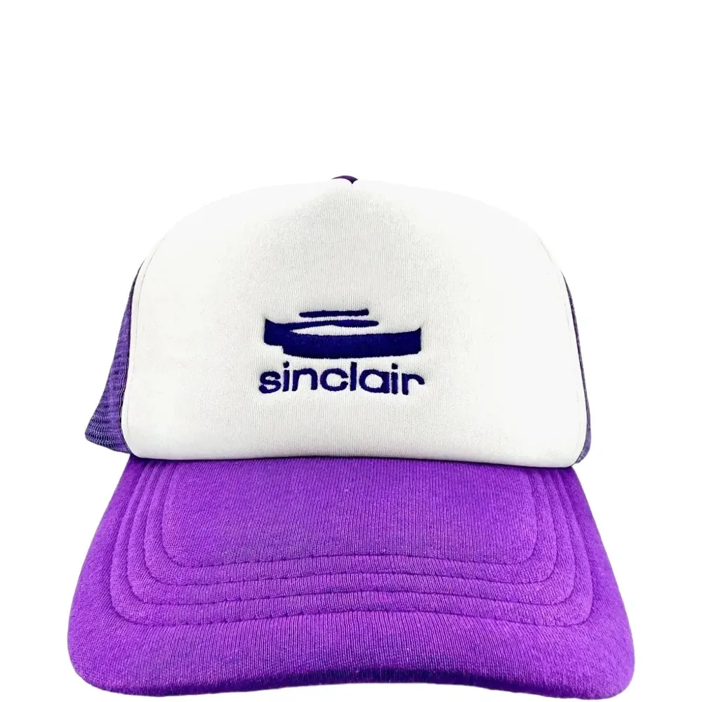 Бейсболка-тракер с 3D логотипом