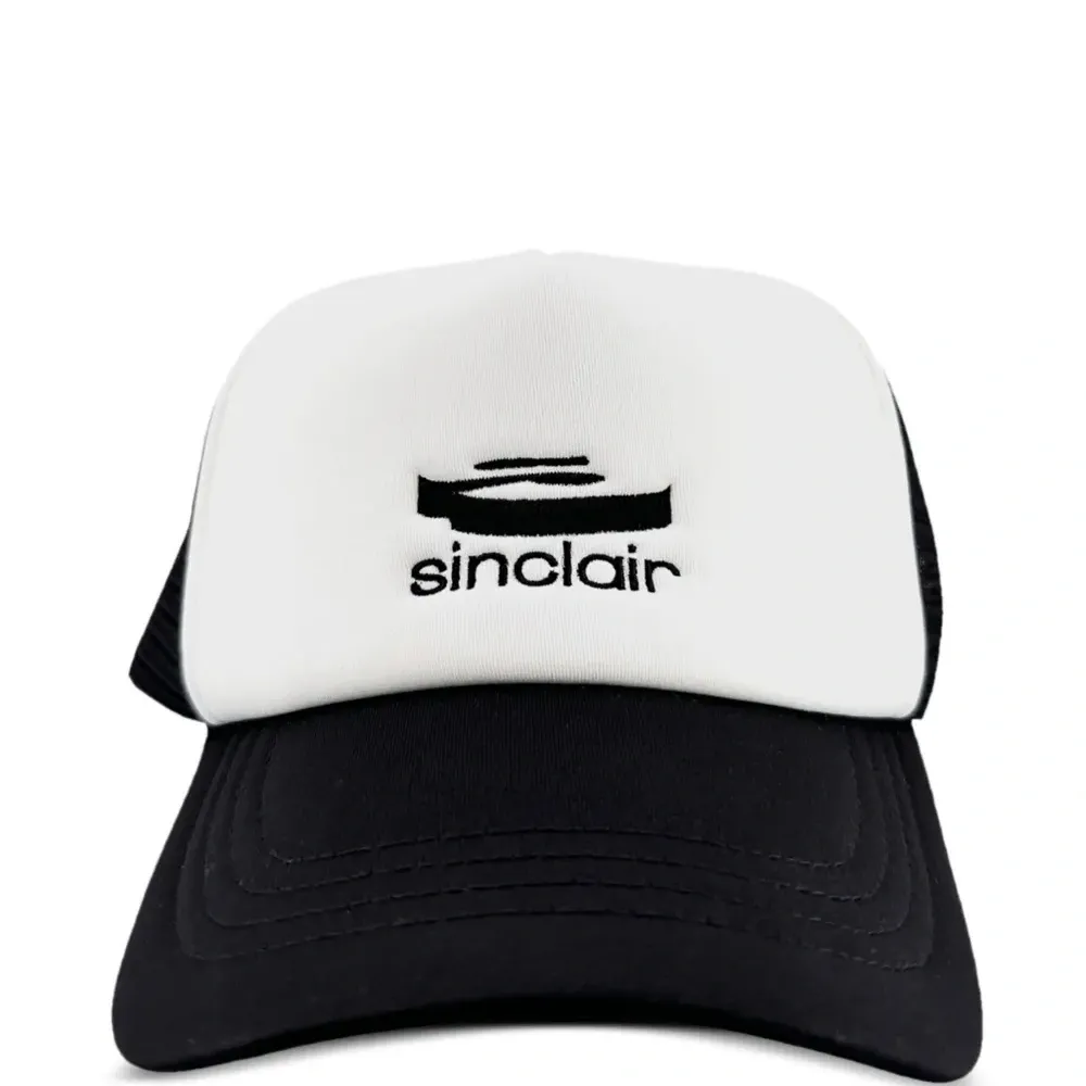 Бейсболка с логотипом