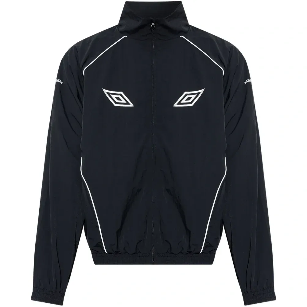 Куртка с вышитым логотипом