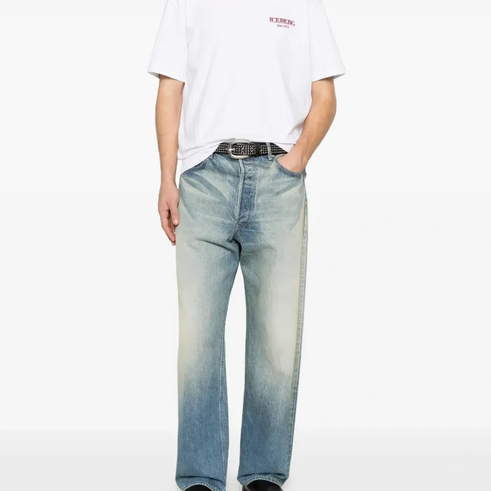 Футболка с логотипом