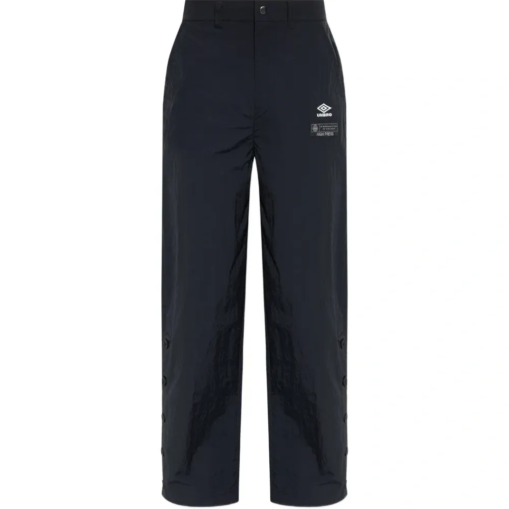 Брюки с вышитым логотипом