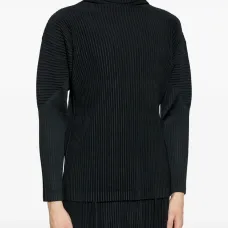 Рубашка с высоким воротником и плиссировкой