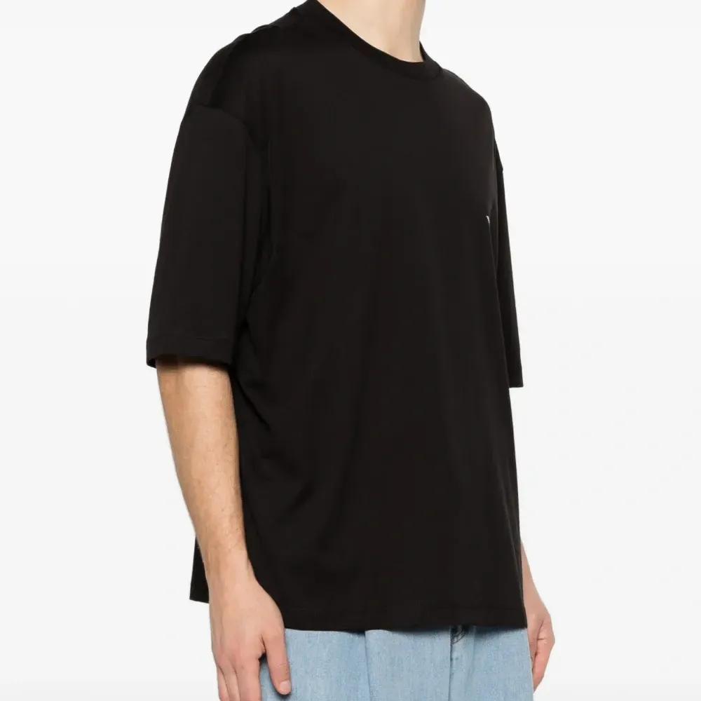 Футболка с принтом логотипа