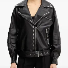 Куртка на молнии с заклепками