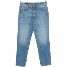 Джинсы на пуговицах