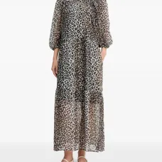 Макси-платье с открытыми плечами и анималистичным принтом