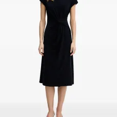 Платье с перекрученным элементом