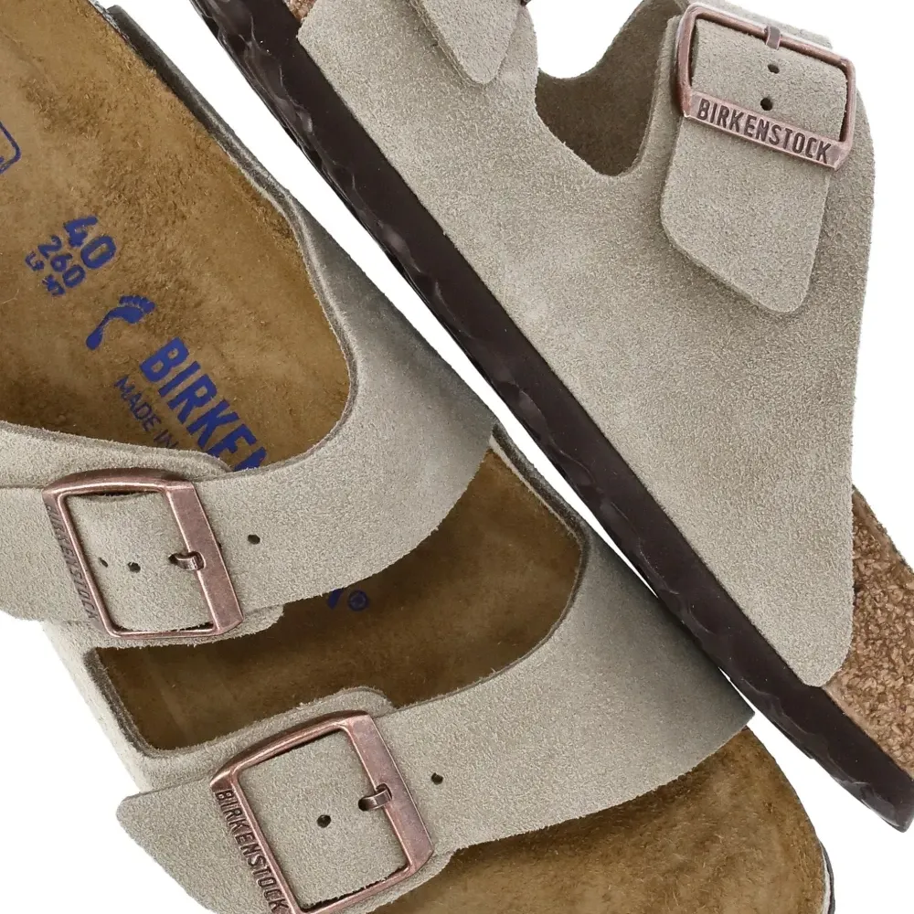 Сандалии Arizona с пряжками