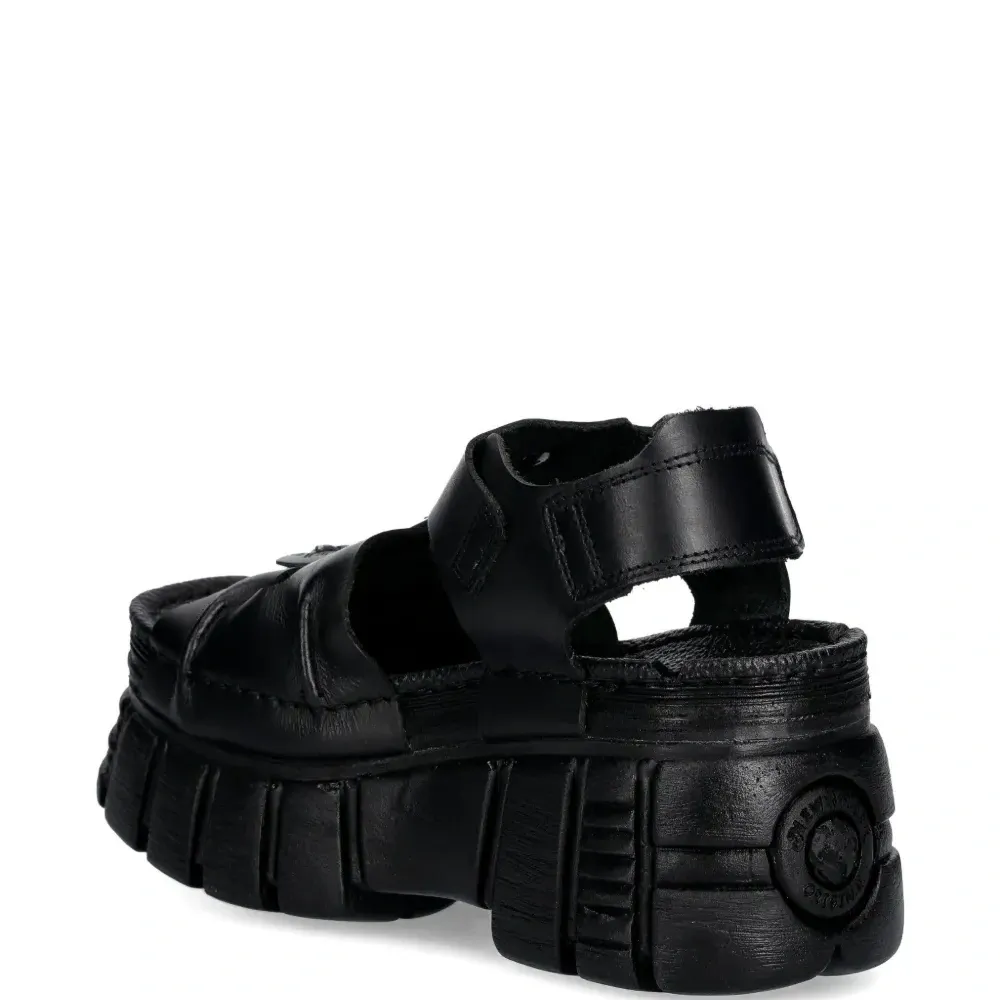 Босоножки на платформе с пряжкой