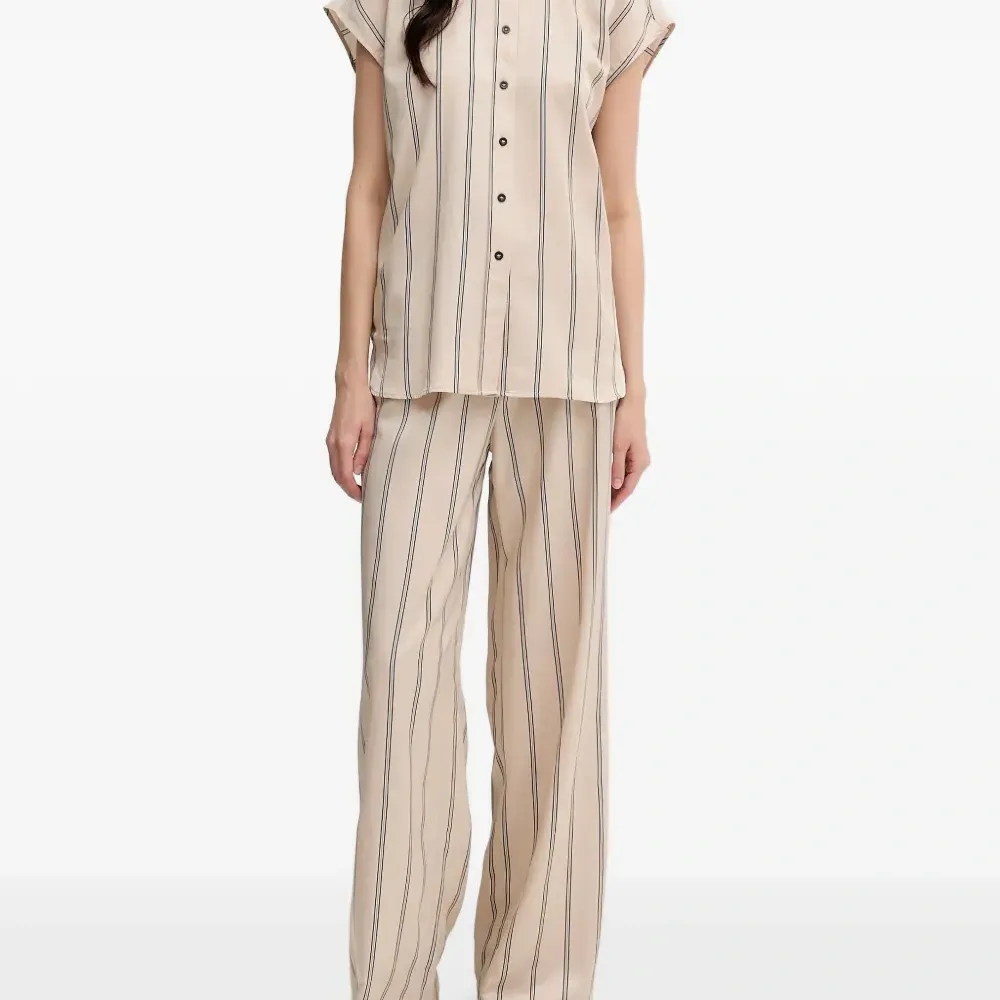 Брюки в полоску