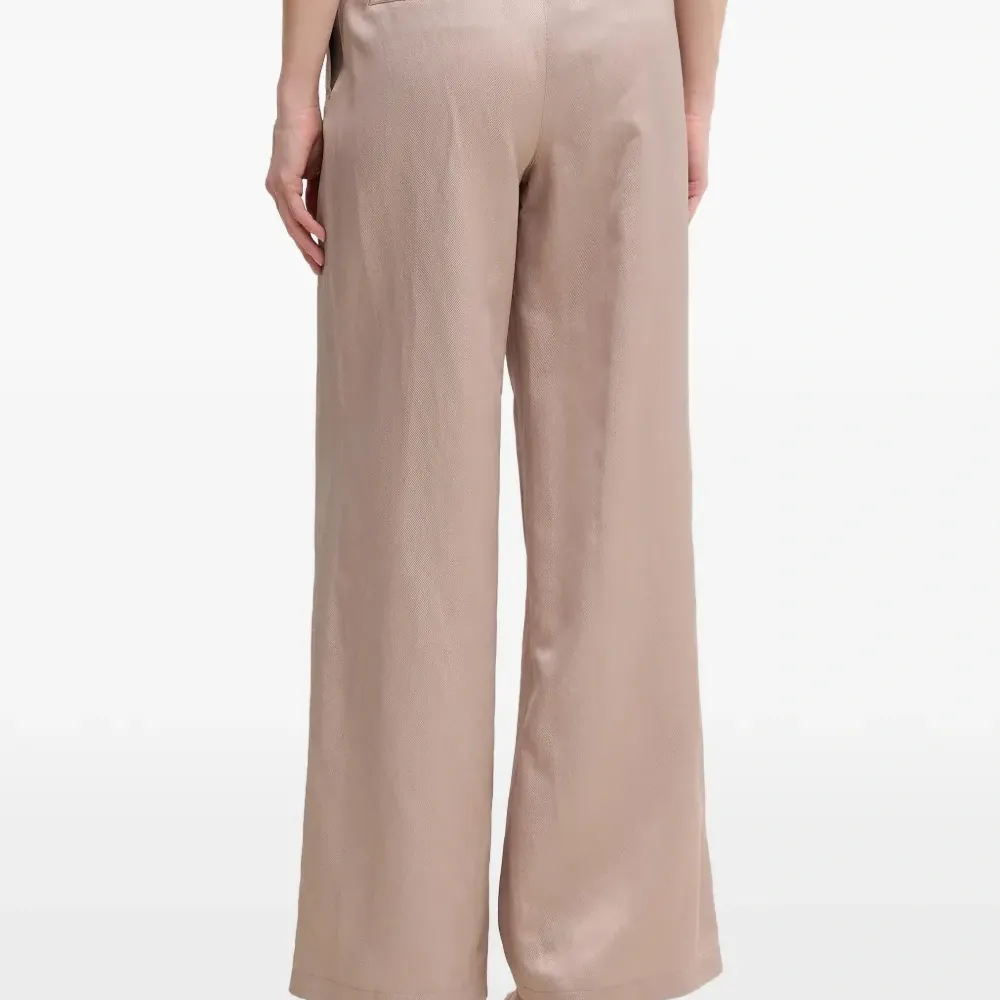 Брюки на завязках