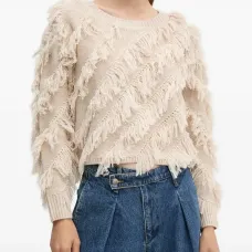 Свитер с бахромой