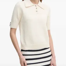 Вязаное изделие на пуговицах Вязаное изделие на пуговицах