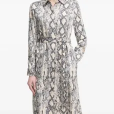 Платье миди с анималистичным принтом на пуговицах