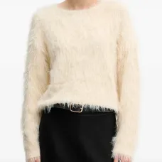 Пушистый вязаный джемпер