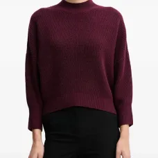 Вязаный свитер с воротником-хомутом Вязаный свитер с воротником-хомутом