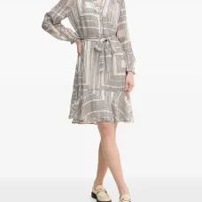 Платье с геометрическим принтом и поясом