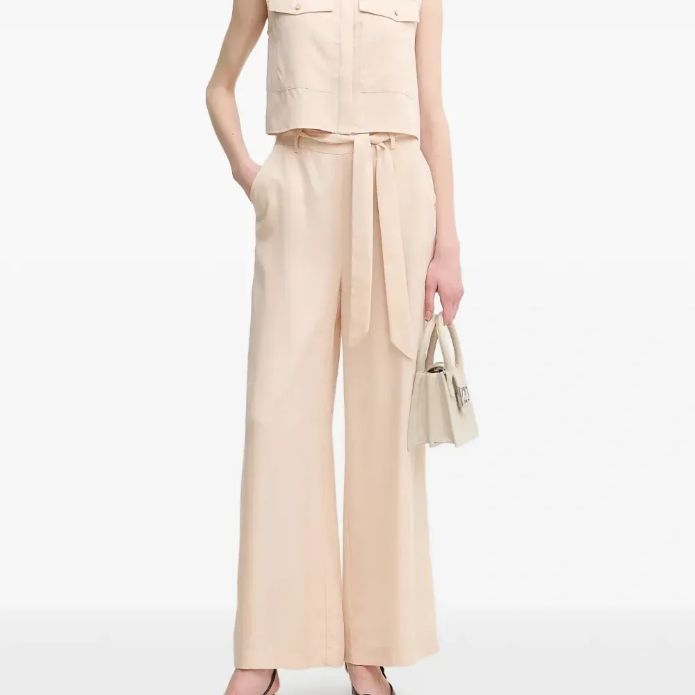 Брюки с поясом на талии