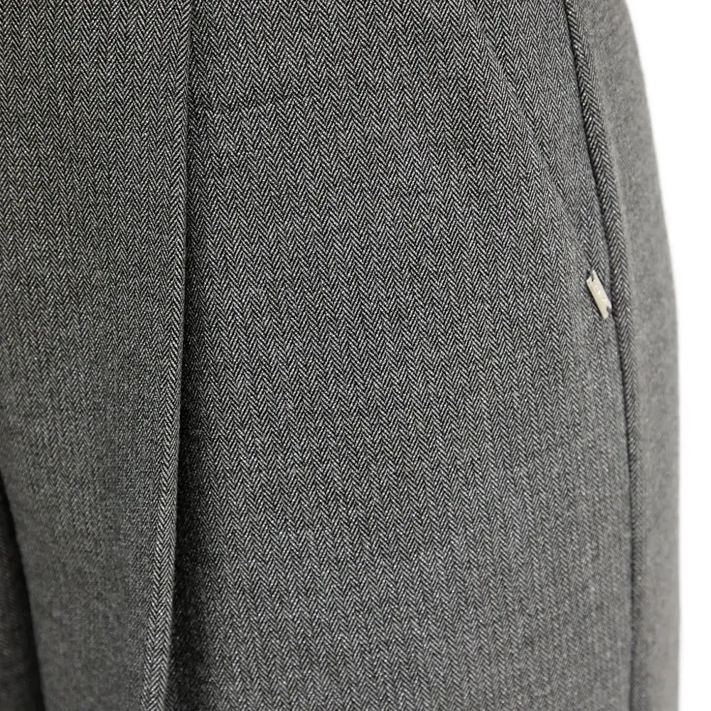 Брюки со складками