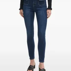 Джинсы с накладными карманами клапанами