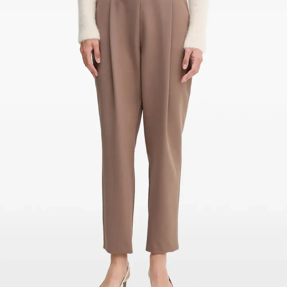 Брюки прямого кроя с плессировкой