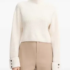 Свитер с воротником-стойкой