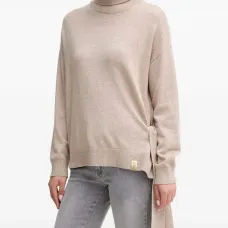 Свитер с воротником-гольф